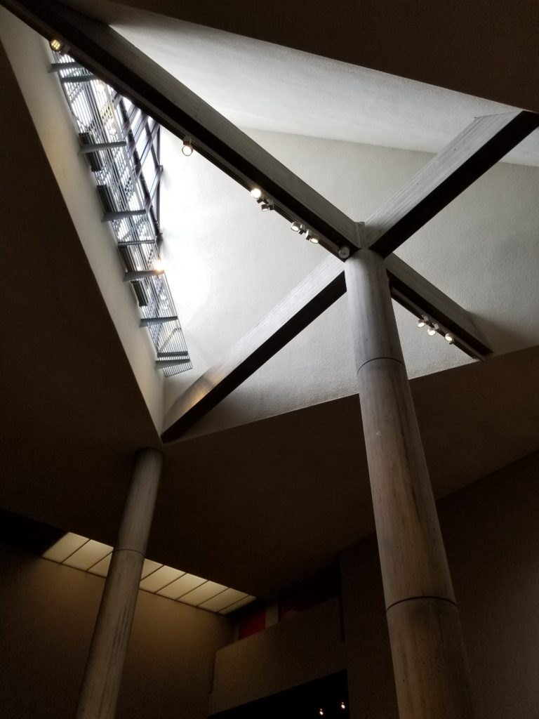 国立西洋美術館の３角形のトップライト