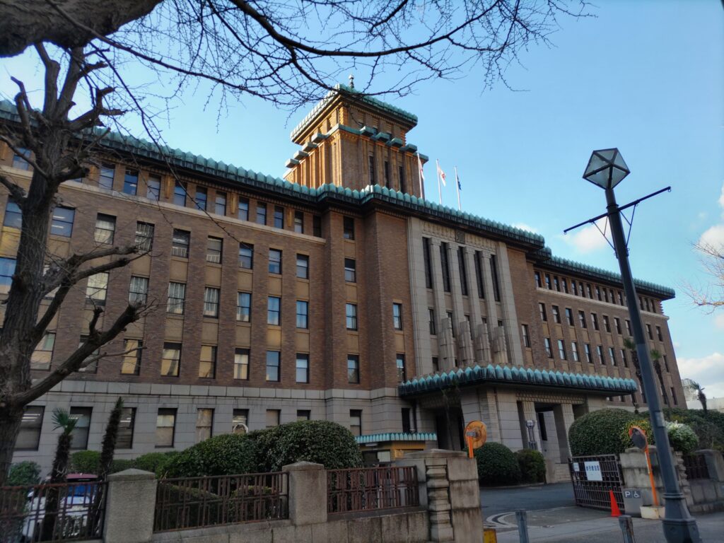 神奈川県庁本庁舎（通称、キングの塔）の外観