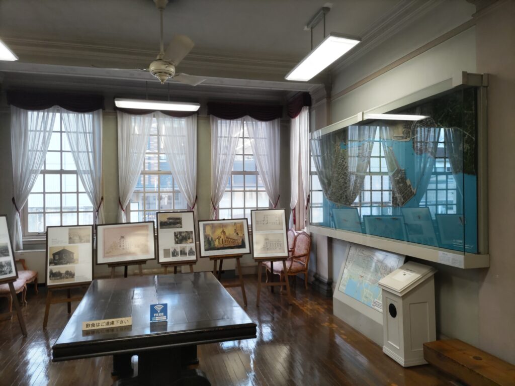 旧英国総領事館の待合室