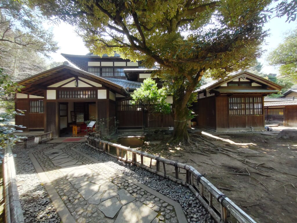 旧前田家本邸の和館の外観