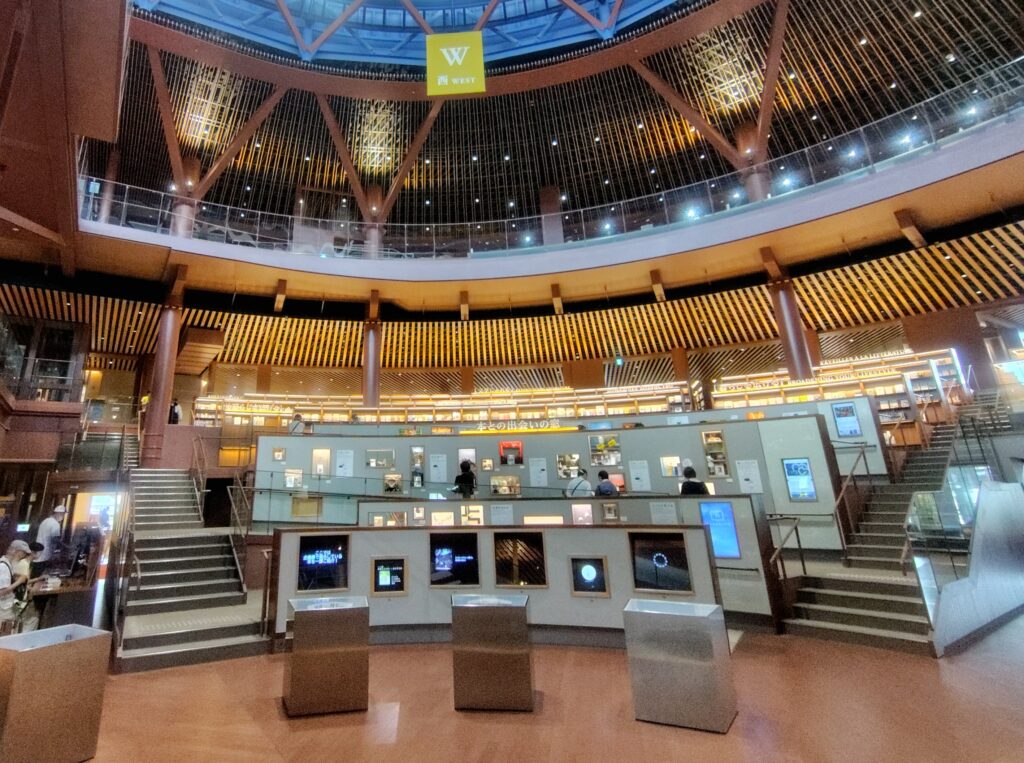 石川県立図書館の西側エリア