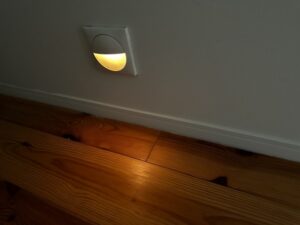 廊下のフットライト